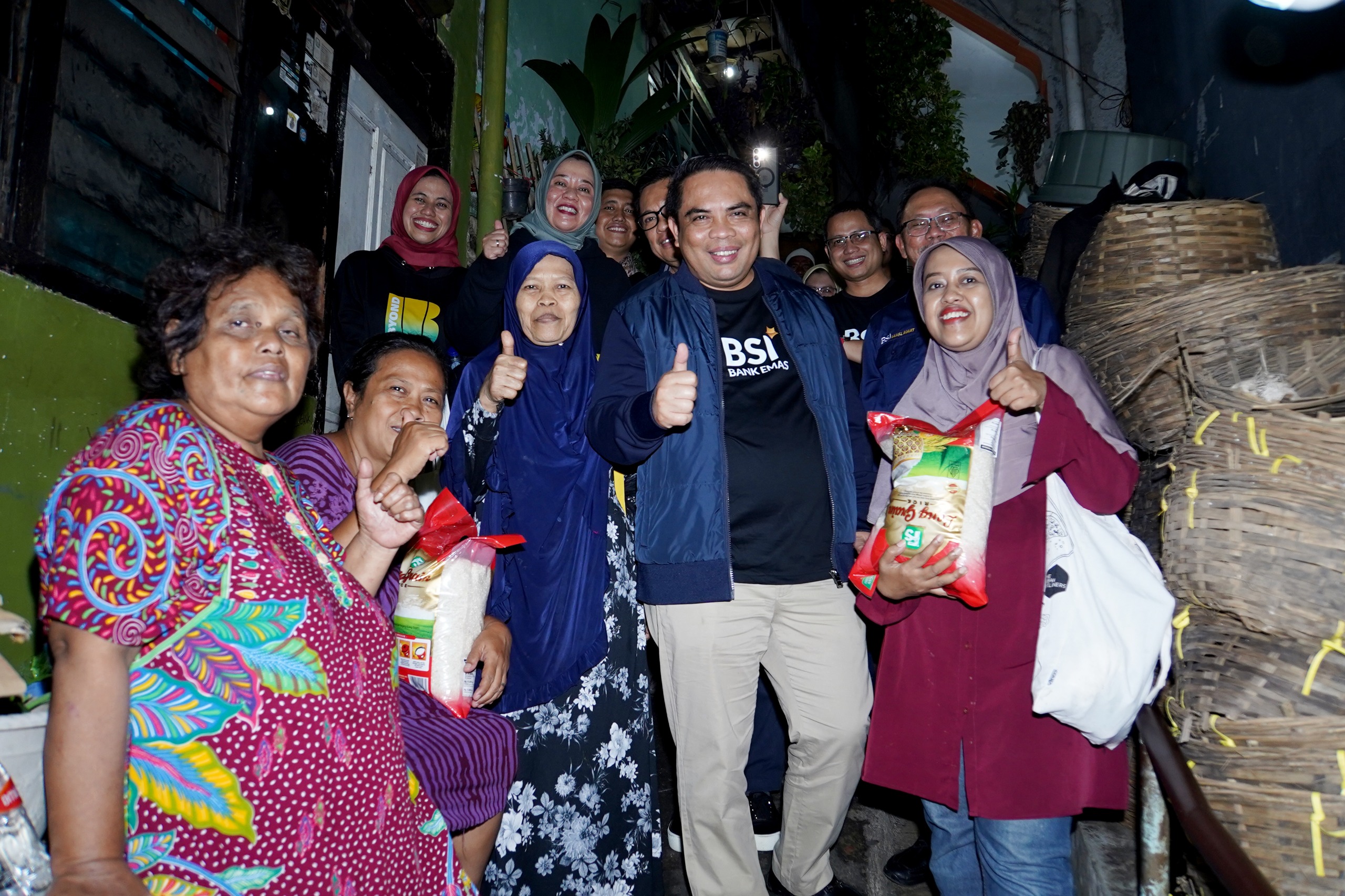 (VIDEO) ZISWAF oleh BSI: Dorong Solidaritas Sosial di Jabodetabek untuk Korban Banjir
