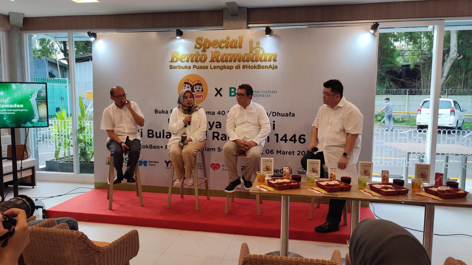 Ramadhan Penuh Arti: BSI dan Hokben Bagikan Kebahagiaan untuk Anak Yatim