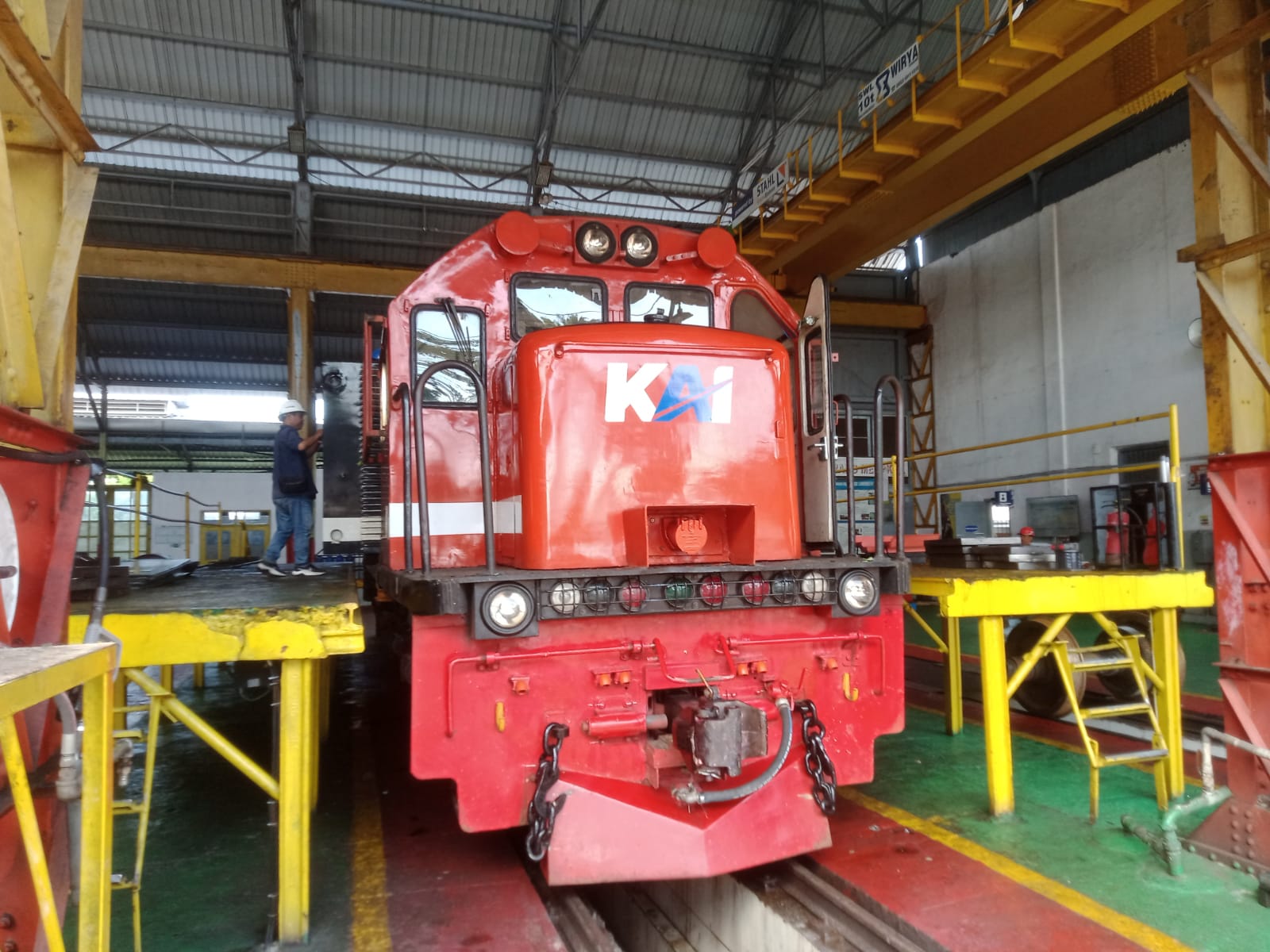 (FOTO) Efisiensi Perawatan Kereta Api Daop 9 Jember dengan Teknologi Digital