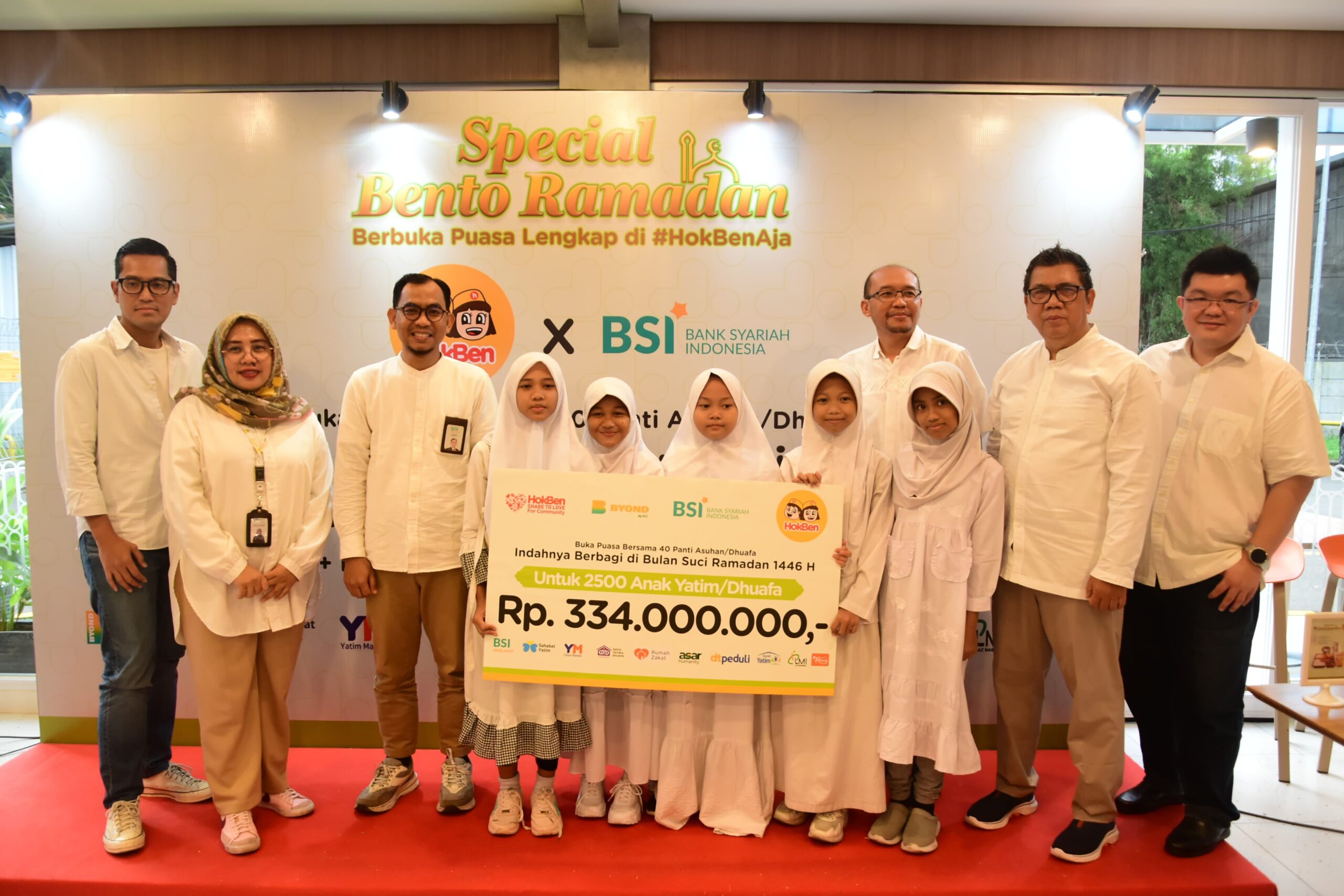 (FOTO) Kebersamaan Ramadhan: Kolaborasi BSI, Hokben, dan LAZ Berbagi Bahagia