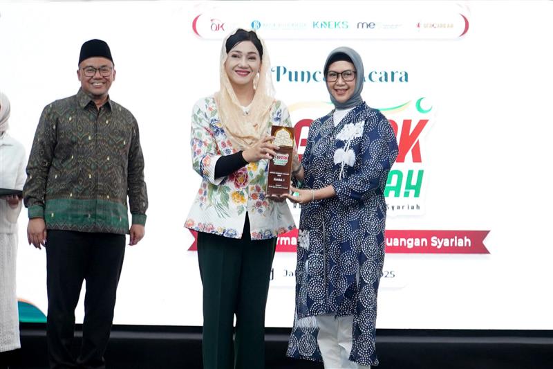 BSI Diganjar Tiga Gelar GERAK Syariah, Bukti Kiprah dalam Edukasi Finansial