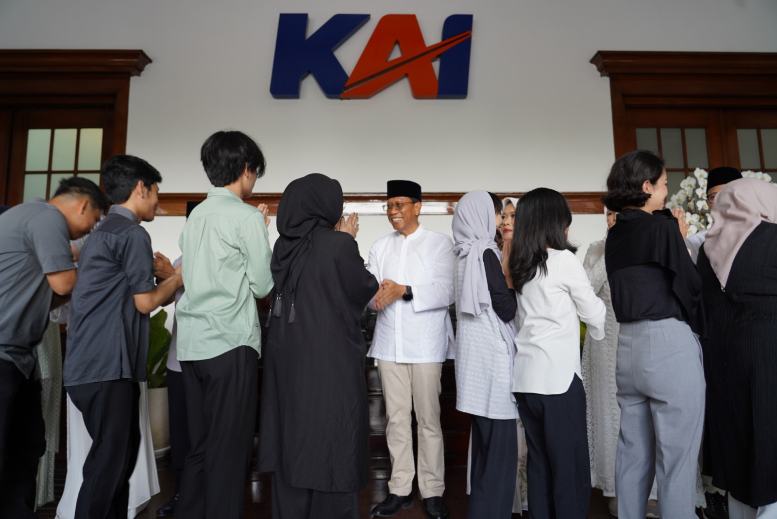 Halal Bihalal KAI: “Merajut Silaturahmi, Menguatkan Sinergi, Membangun KAI Lebih Baik”