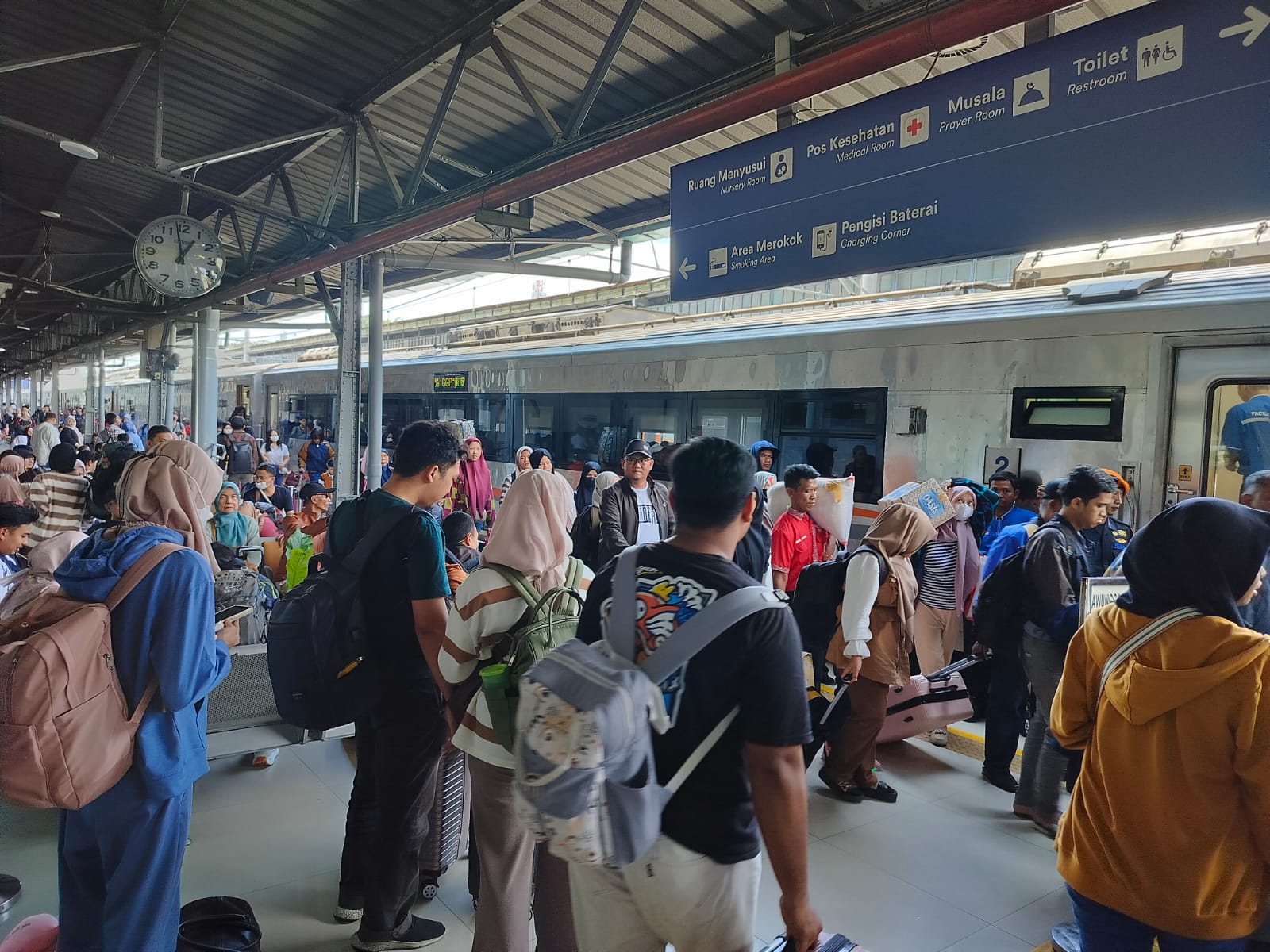 Lebaran 2025: KAI Layani 17,68 Juta Pelanggan, KA Makassar–Parepare Paling Banyak Diminati