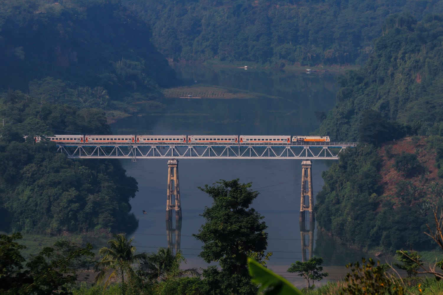 KA Parahyangan & Malabar Hadirkan Tambahan Kapasitas, Liburan Jalur Selatan Makin Nyaman