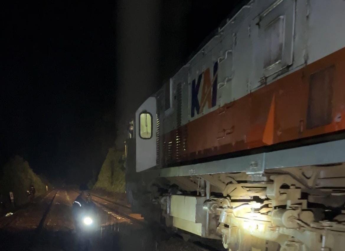 Jalur Kereta Kembali Normal, KAI Pastikan Layanan Berjalan Lancar