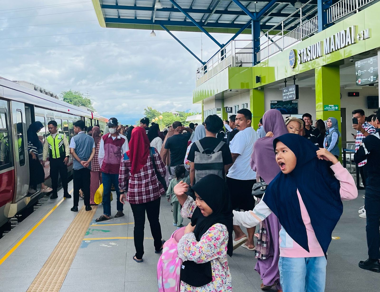 KA Makassar–Parepare Catat 1.354 Penumpang di Hari Libur Lebaran