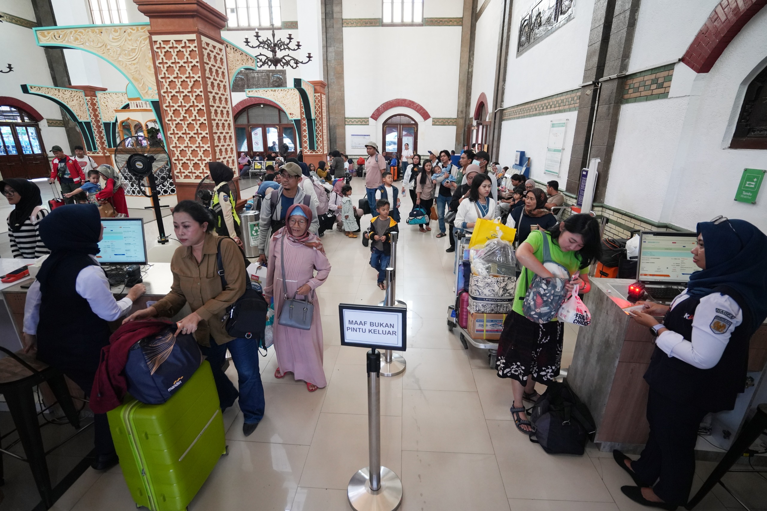 Pemudik Kereta Api di Semarang Tembus 497 Ribu Orang Selama Lebaran