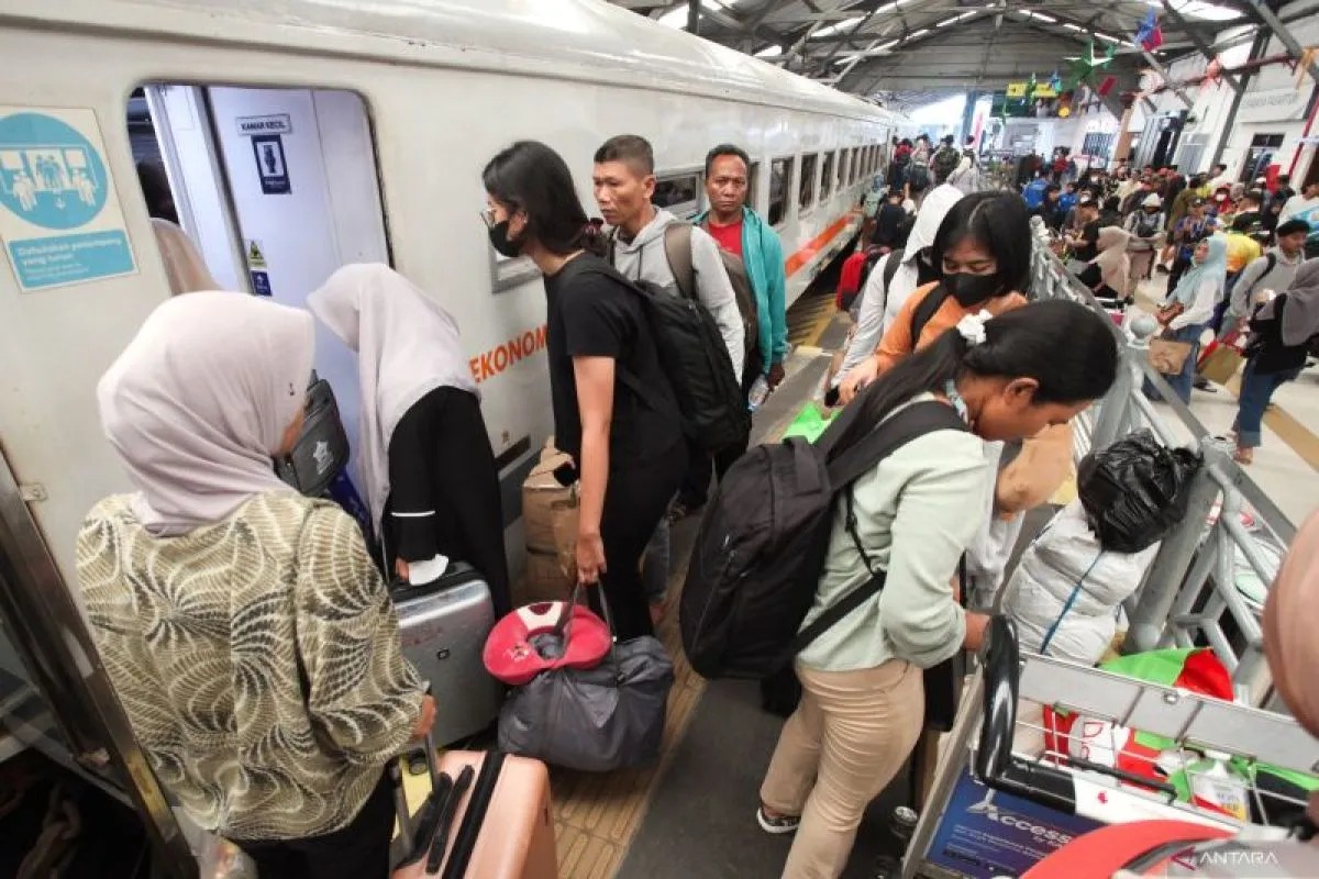 KAI Daop 2 Bandung Luncurkan Angkutan Lebaran 2025 dengan 25.705 Penumpang Mudik Awal