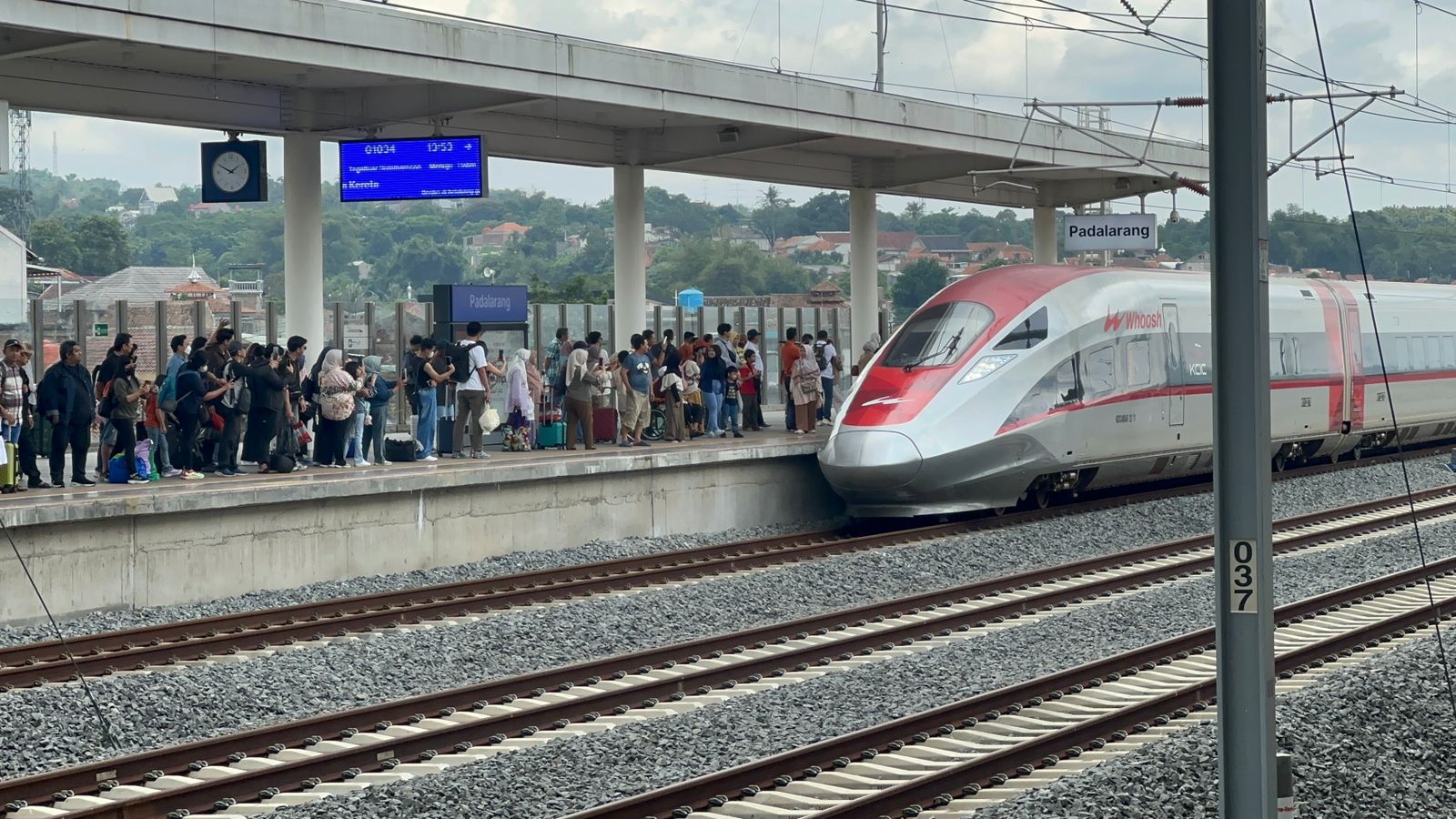 Whoosh Layani 25.316 Penumpang, Cetak Rekor Baru