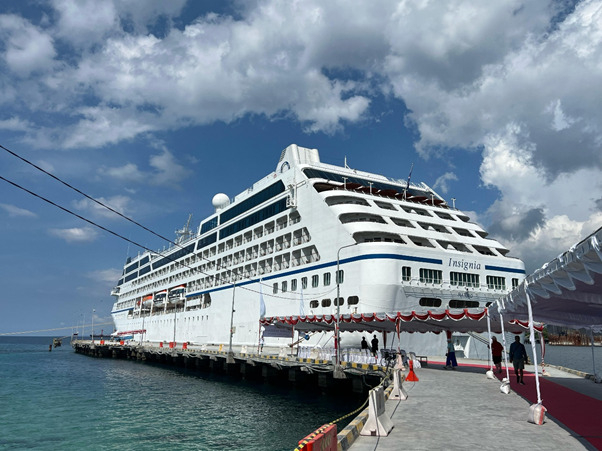 MS Insignia Sandar di Celukan Bawang, Pariwisata Bali Utara Catat Rekor Baru