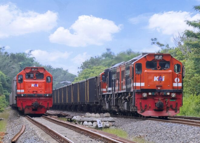 (Foto) KAI Tingkatkan Kapasitas Logistik dengan Impor 12 Lokomotif Baru dari AS